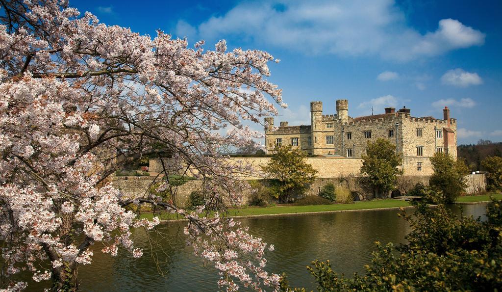 Leeds Castle Stable Courtyard Bed And Breakfast Maidstone Exterior photo